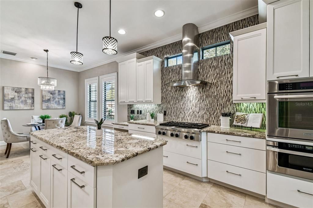 待售: $1,800,000 (4 贝兹, 3 浴室, 3382 平方英尺)