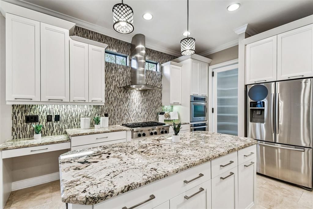 待售: $1,800,000 (4 贝兹, 3 浴室, 3382 平方英尺)