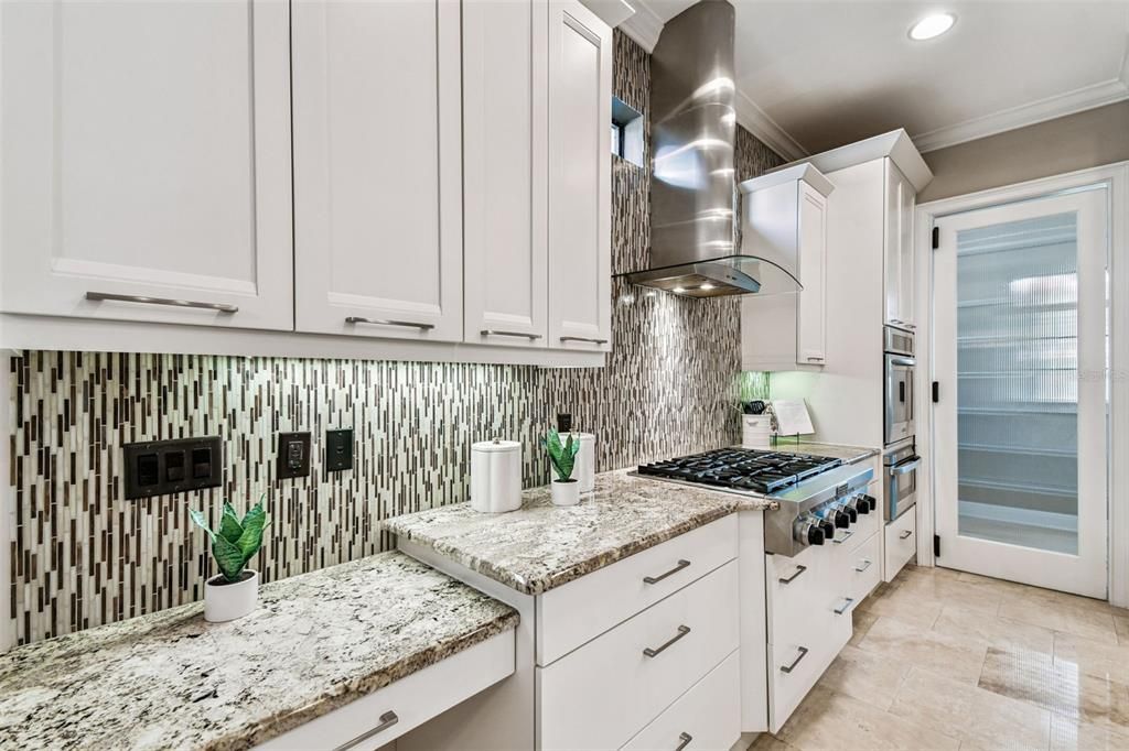 待售: $1,800,000 (4 贝兹, 3 浴室, 3382 平方英尺)