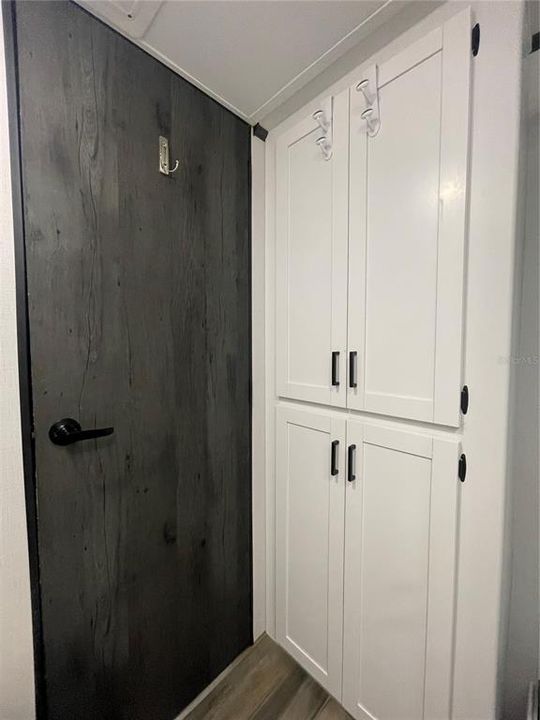 For Sale: $105,000 (1 beds, 1 baths, 391 Square Feet)