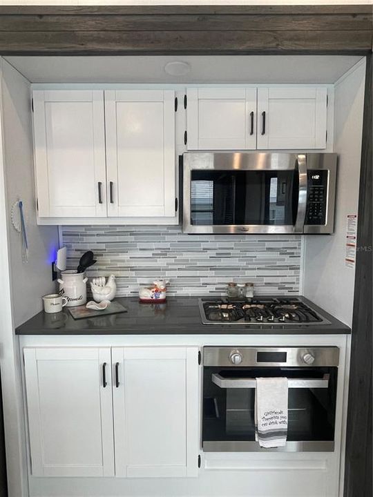 For Sale: $105,000 (1 beds, 1 baths, 391 Square Feet)