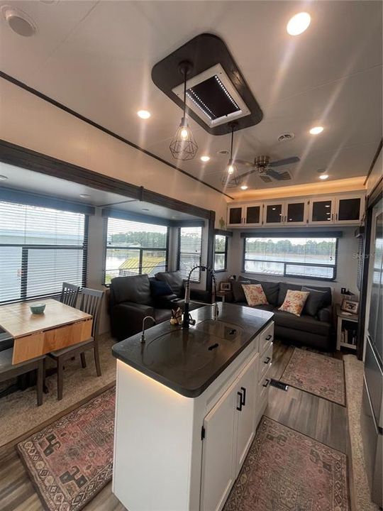 For Sale: $105,000 (1 beds, 1 baths, 391 Square Feet)