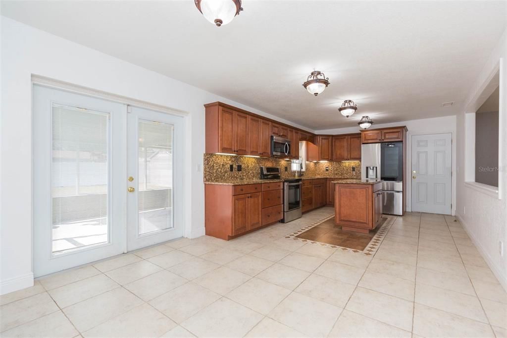 For Rent: $3,300 (4 beds, 2 baths, 1490 Square Feet)