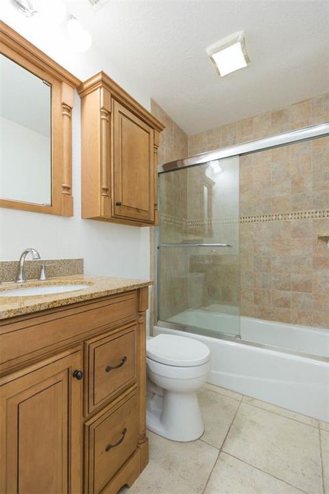 For Rent: $3,300 (4 beds, 2 baths, 1490 Square Feet)