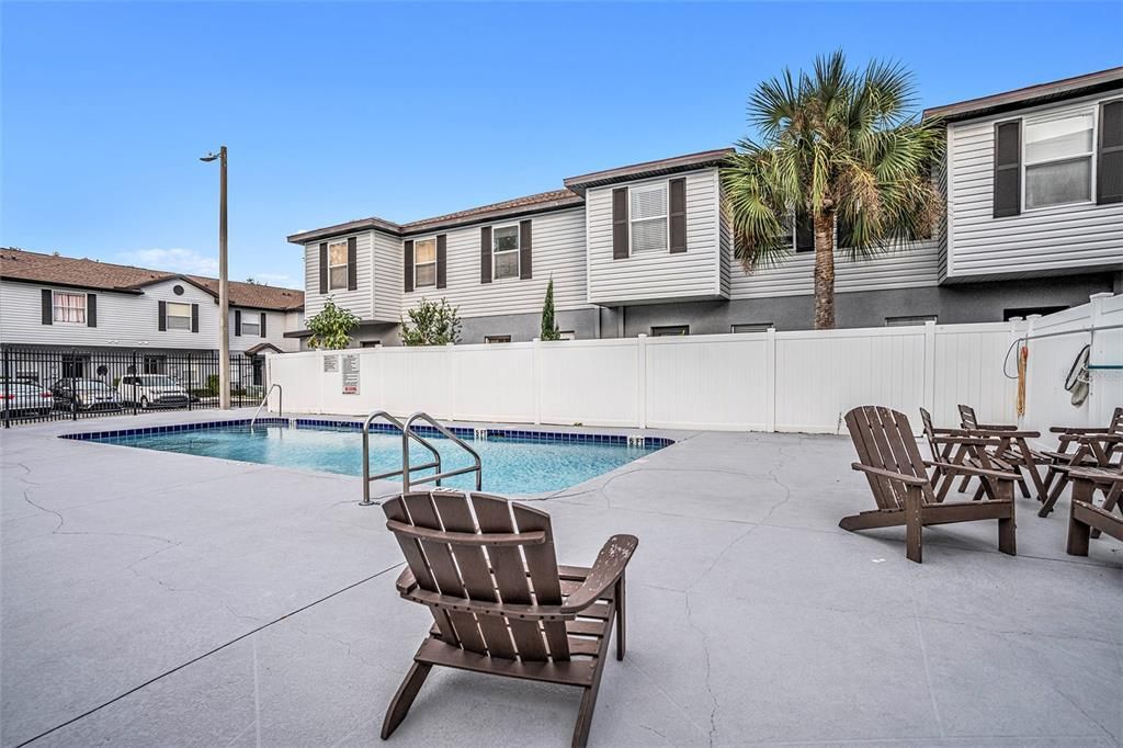 For Rent: $1,750 (2 beds, 1 baths, 1216 Square Feet)