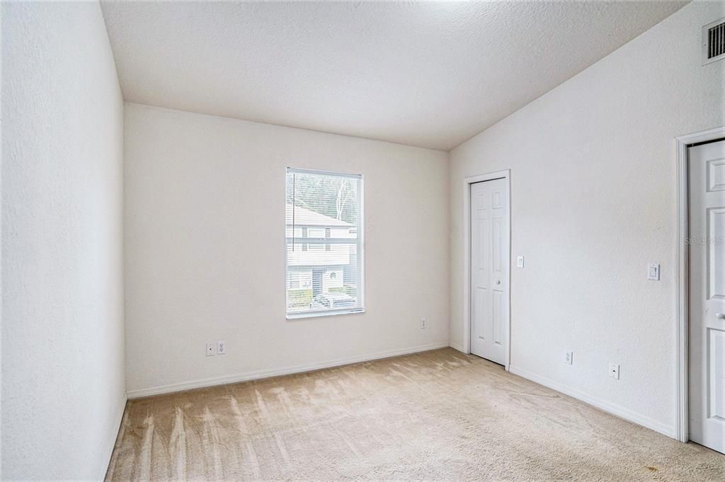 For Rent: $1,750 (2 beds, 1 baths, 1216 Square Feet)