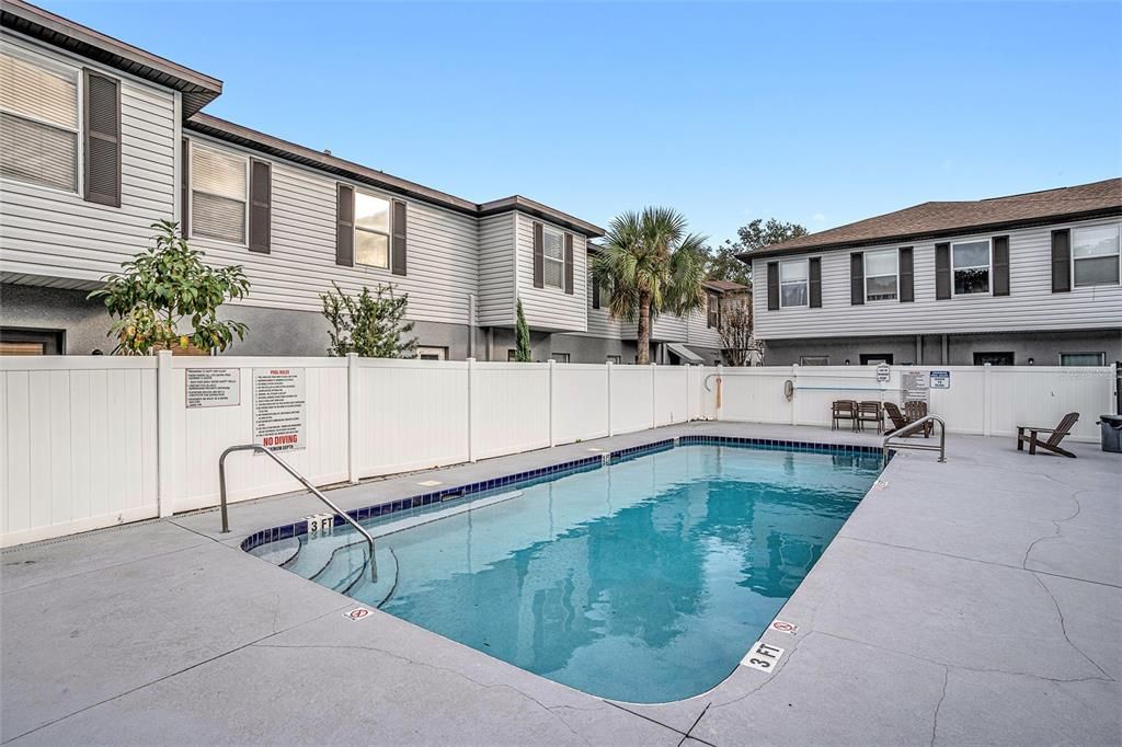 For Rent: $1,750 (2 beds, 1 baths, 1216 Square Feet)