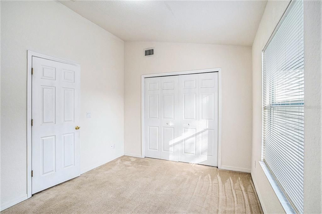 For Rent: $1,750 (2 beds, 1 baths, 1216 Square Feet)