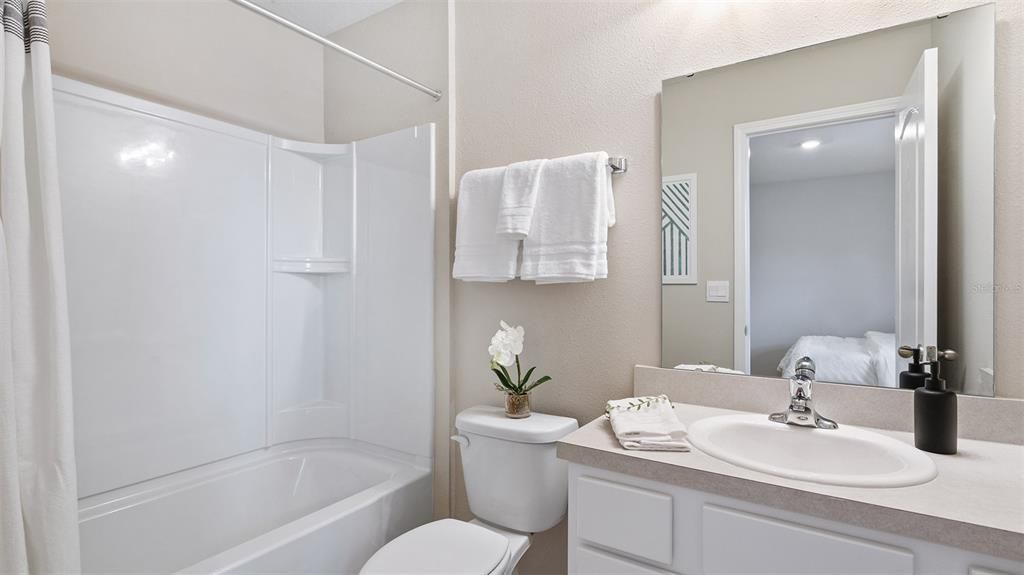 For Sale: $294,990 (3 beds, 2 baths, 1210 Square Feet)