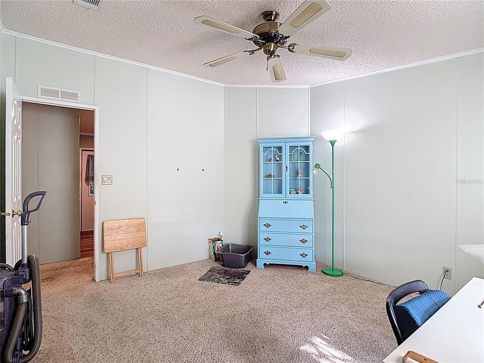 For Sale: $149,500 (2 beds, 2 baths, 1482 Square Feet)