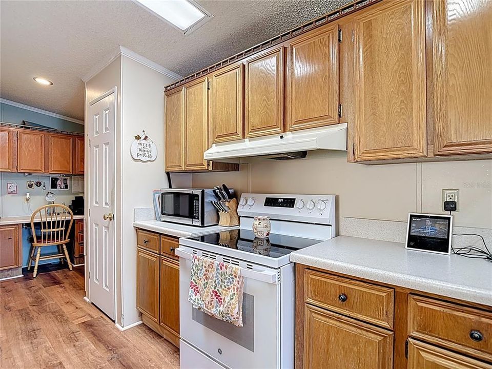 For Sale: $149,500 (2 beds, 2 baths, 1482 Square Feet)