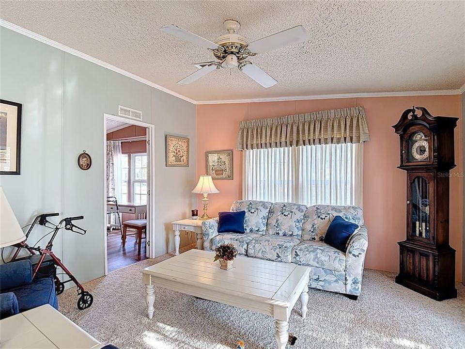 For Sale: $149,500 (2 beds, 2 baths, 1482 Square Feet)