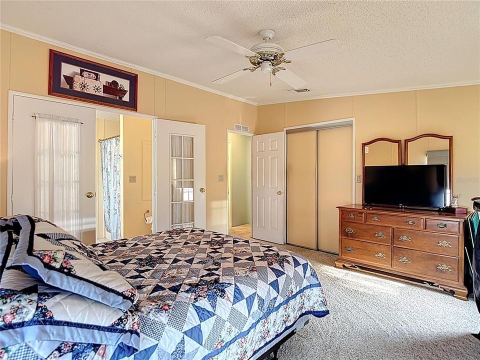 For Sale: $149,500 (2 beds, 2 baths, 1482 Square Feet)