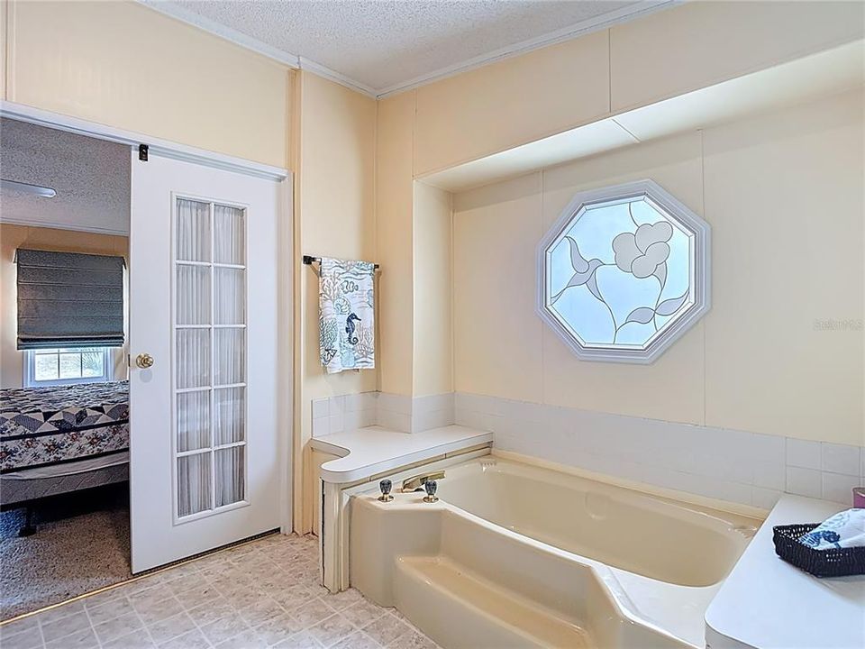 For Sale: $149,500 (2 beds, 2 baths, 1482 Square Feet)