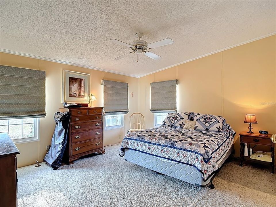 For Sale: $149,500 (2 beds, 2 baths, 1482 Square Feet)