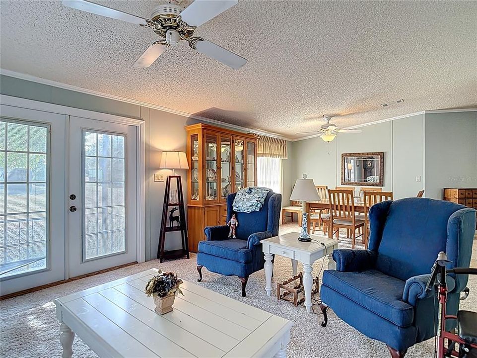 For Sale: $149,500 (2 beds, 2 baths, 1482 Square Feet)