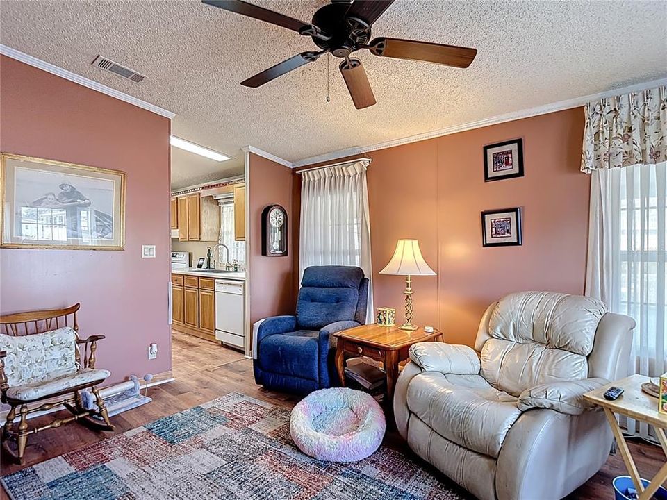 For Sale: $149,500 (2 beds, 2 baths, 1482 Square Feet)