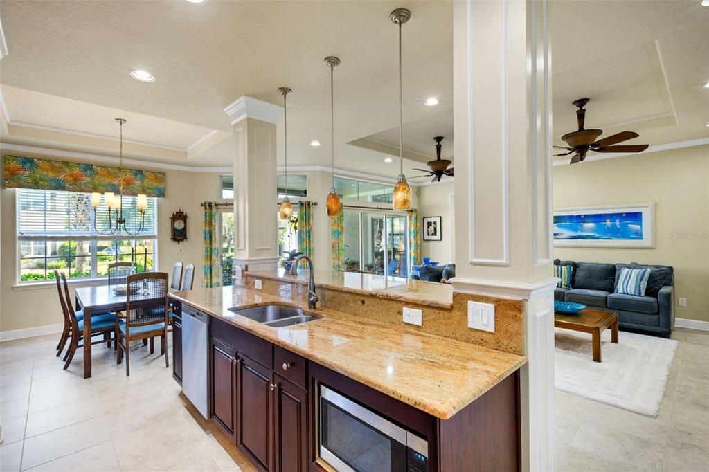 For Sale: $395,000 (2 beds, 2 baths, 1623 Square Feet)