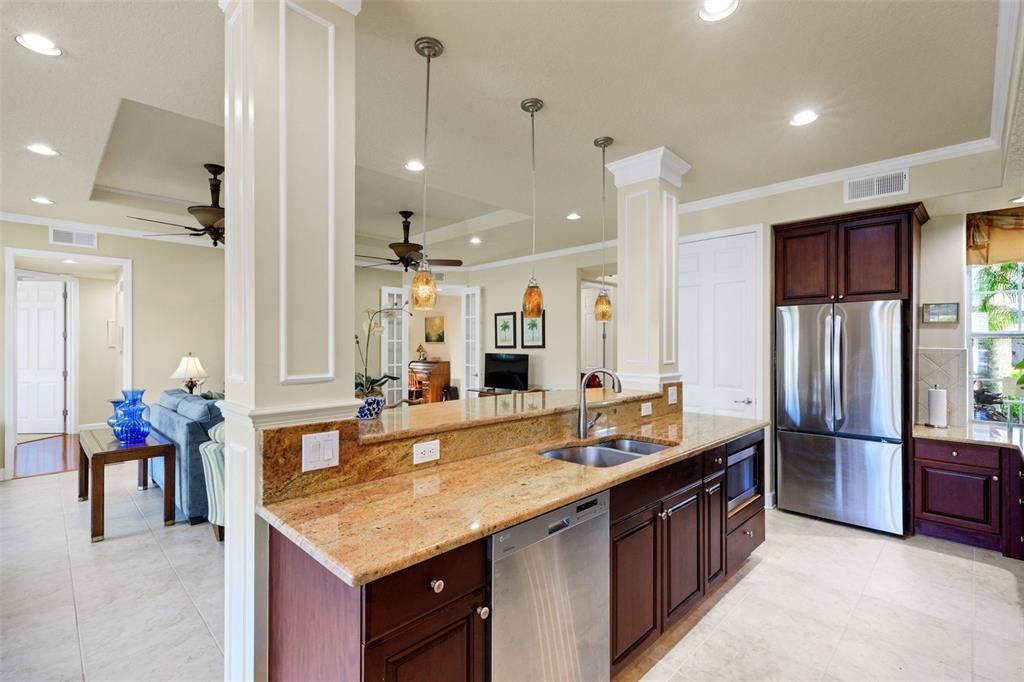 For Sale: $395,000 (2 beds, 2 baths, 1623 Square Feet)