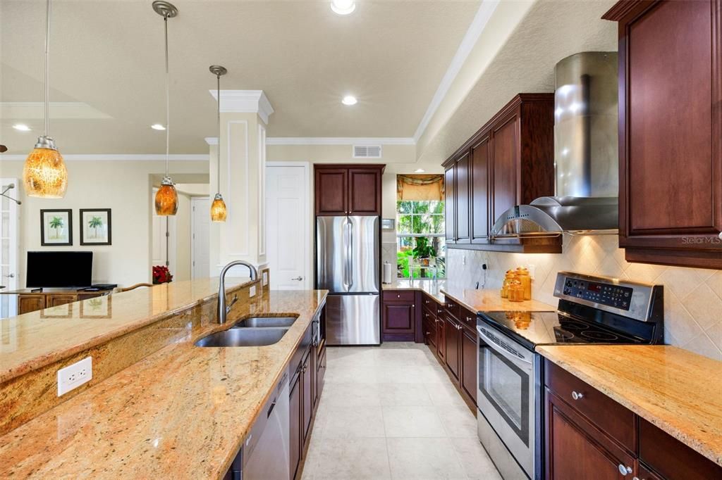 For Sale: $395,000 (2 beds, 2 baths, 1623 Square Feet)