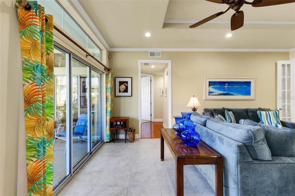 For Sale: $395,000 (2 beds, 2 baths, 1623 Square Feet)