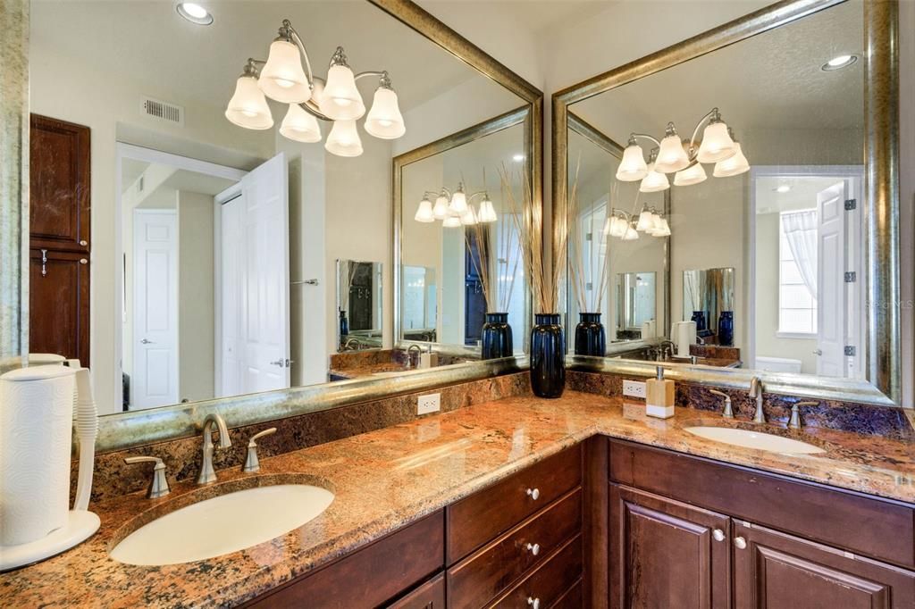 For Sale: $395,000 (2 beds, 2 baths, 1623 Square Feet)