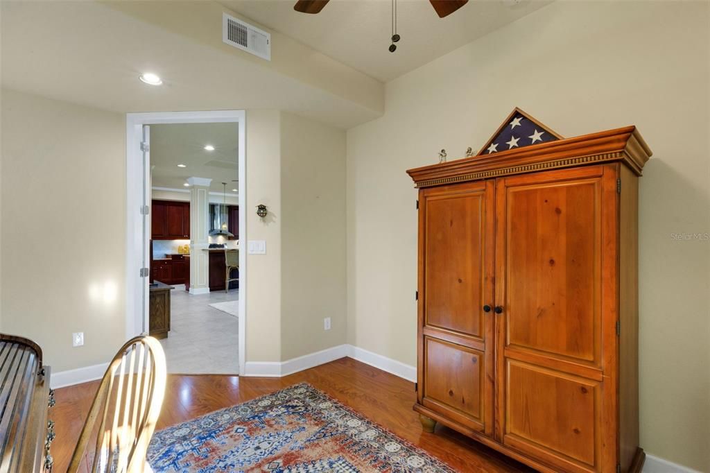 For Sale: $395,000 (2 beds, 2 baths, 1623 Square Feet)