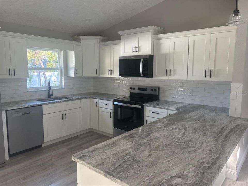 待售: $257,500 (3 贝兹, 2 浴室, 1530 平方英尺)