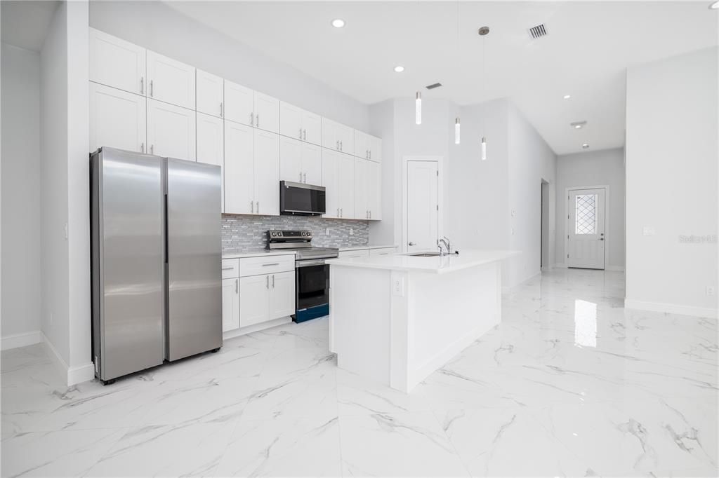 待售: $459,000 (3 贝兹, 2 浴室, 2016 平方英尺)