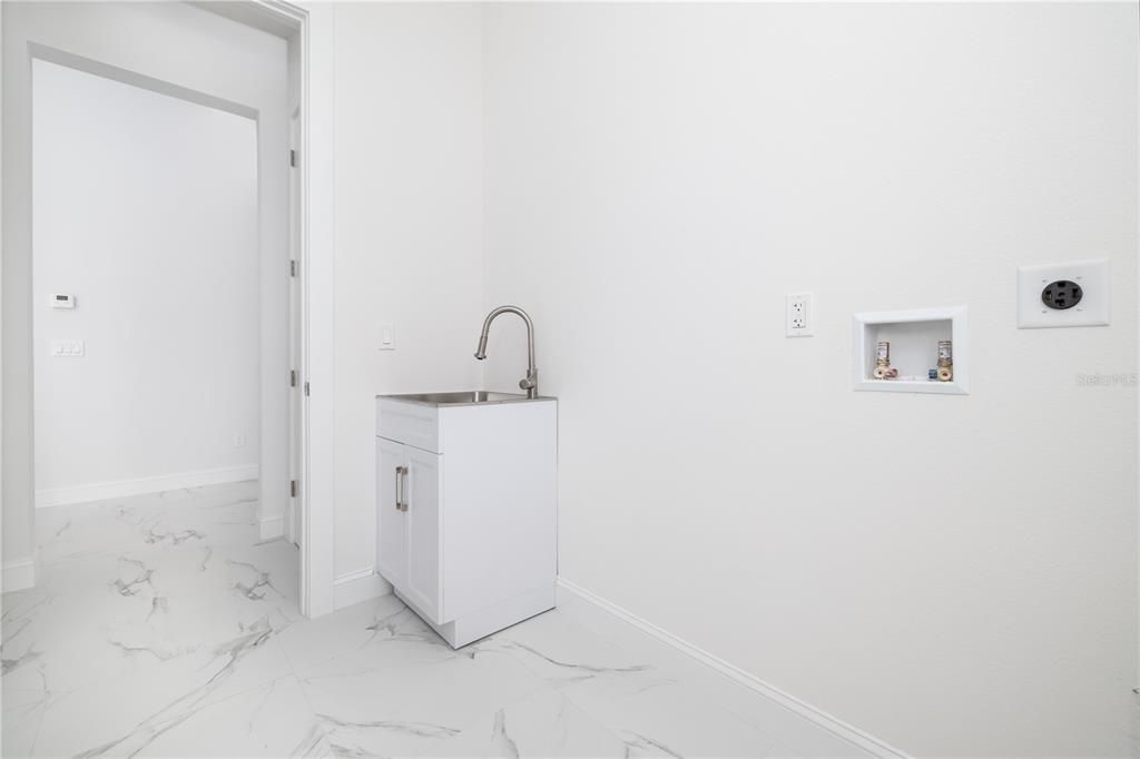 待售: $459,000 (3 贝兹, 2 浴室, 2016 平方英尺)