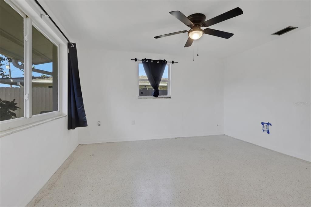 For Sale: $299,000 (2 beds, 2 baths, 1572 Square Feet)