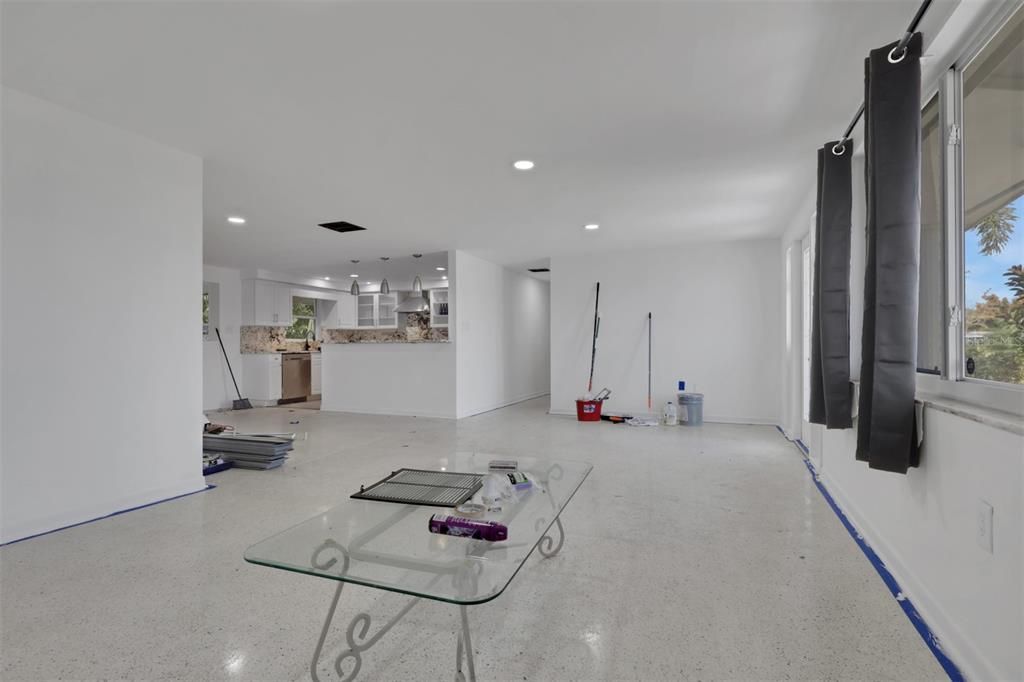 For Sale: $299,000 (2 beds, 2 baths, 1572 Square Feet)