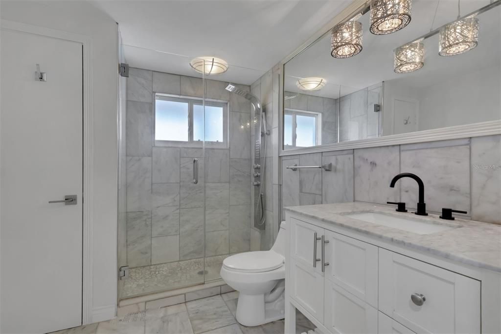 For Sale: $299,000 (2 beds, 2 baths, 1572 Square Feet)