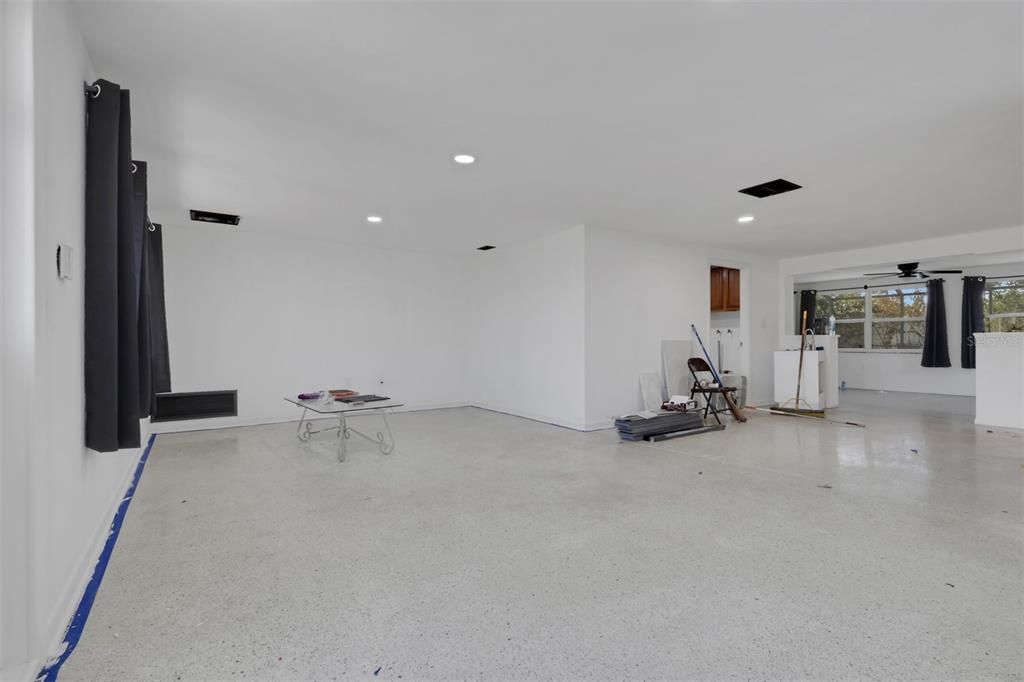 For Sale: $299,000 (2 beds, 2 baths, 1572 Square Feet)