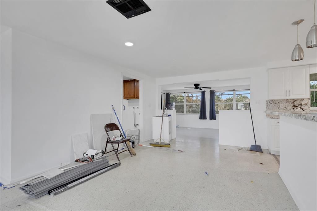 For Sale: $299,000 (2 beds, 2 baths, 1572 Square Feet)