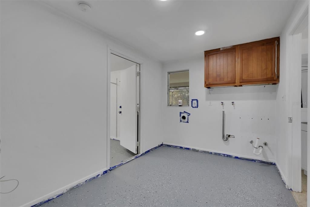 For Sale: $299,000 (2 beds, 2 baths, 1572 Square Feet)