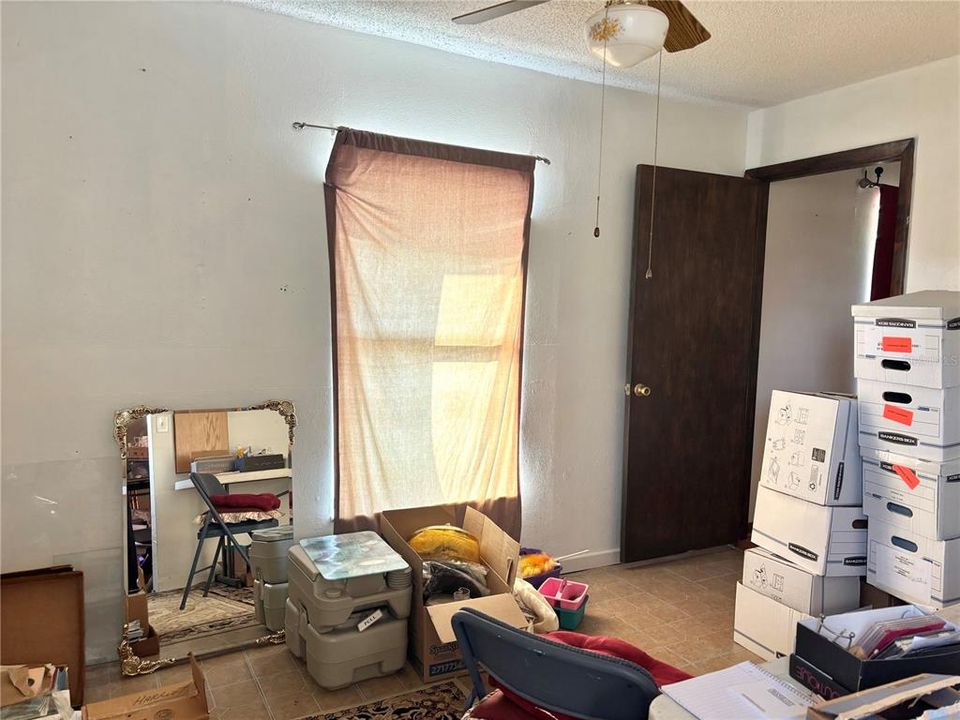 En Venta: $200,000 (3 camas, 1 baños, 1104 Pies cuadrados)