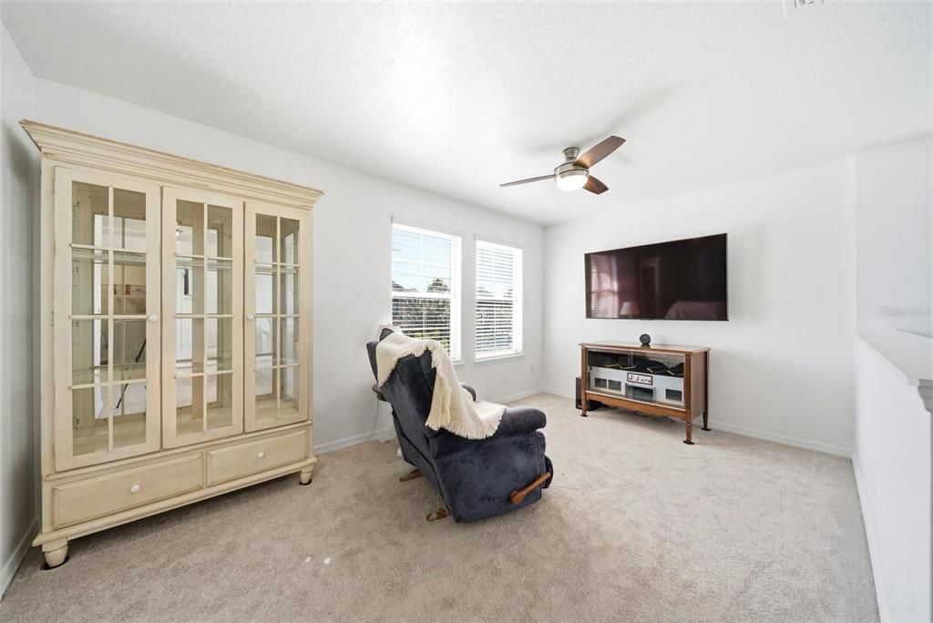 待售: $587,000 (4 贝兹, 3 浴室, 2477 平方英尺)