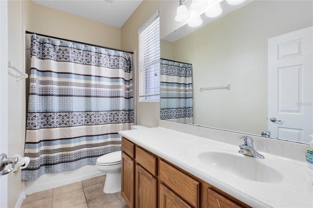 待售: $440,000 (4 贝兹, 2 浴室, 2052 平方英尺)