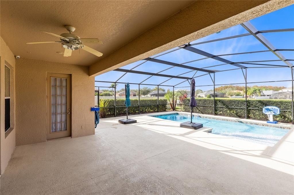 待售: $440,000 (4 贝兹, 2 浴室, 2052 平方英尺)