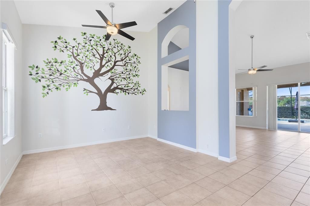 待售: $440,000 (4 贝兹, 2 浴室, 2052 平方英尺)