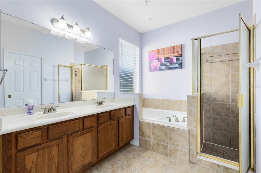 待售: $440,000 (4 贝兹, 2 浴室, 2052 平方英尺)