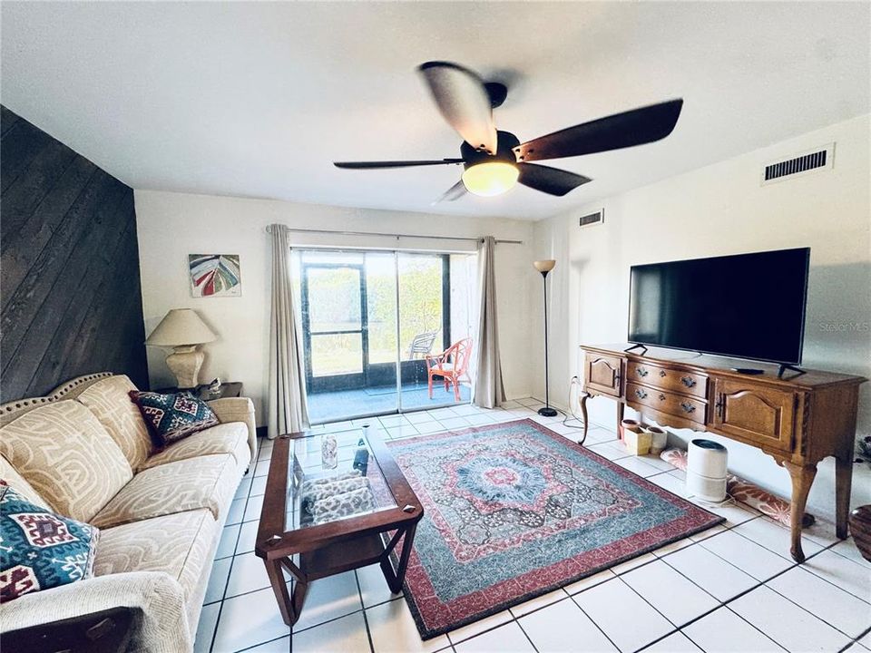 待售: $149,900 (2 贝兹, 2 浴室, 967 平方英尺)