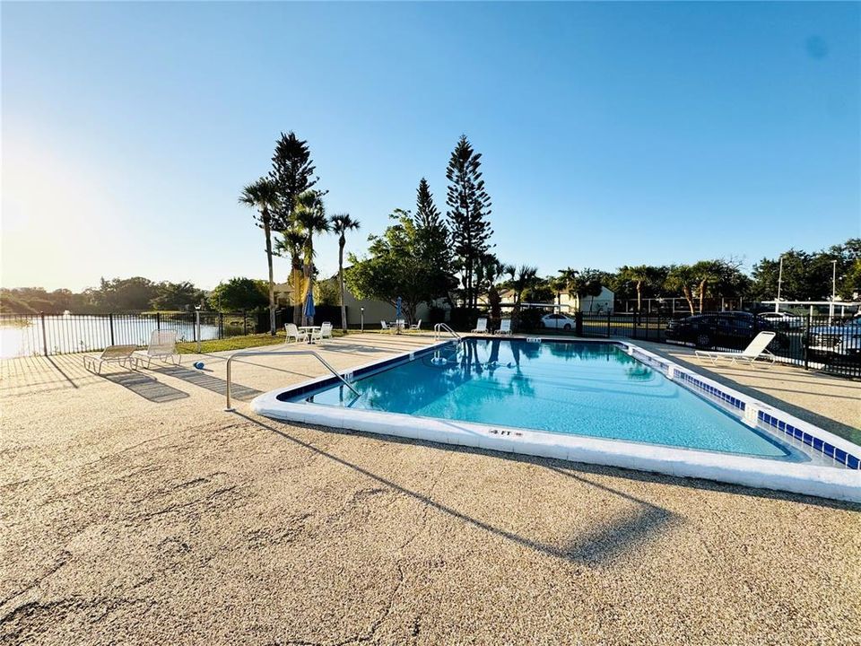 待售: $149,900 (2 贝兹, 2 浴室, 967 平方英尺)