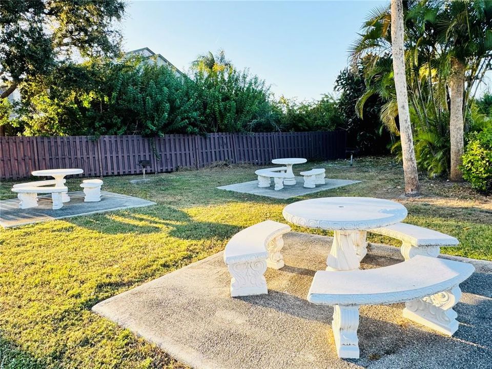 待售: $149,900 (2 贝兹, 2 浴室, 967 平方英尺)