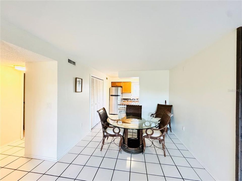 待售: $149,900 (2 贝兹, 2 浴室, 967 平方英尺)