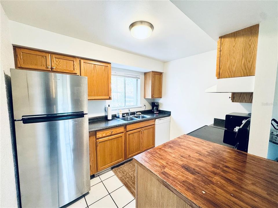 待售: $149,900 (2 贝兹, 2 浴室, 967 平方英尺)