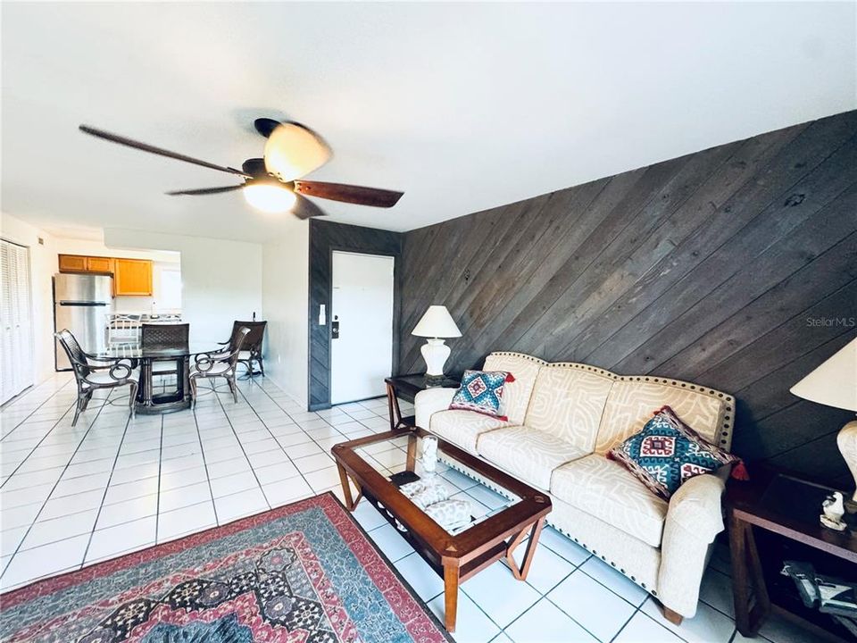 待售: $149,900 (2 贝兹, 2 浴室, 967 平方英尺)