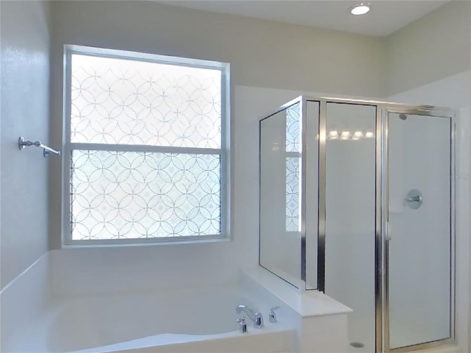 For Rent: $3,539 (4 beds, 3 baths, 2745 Square Feet)