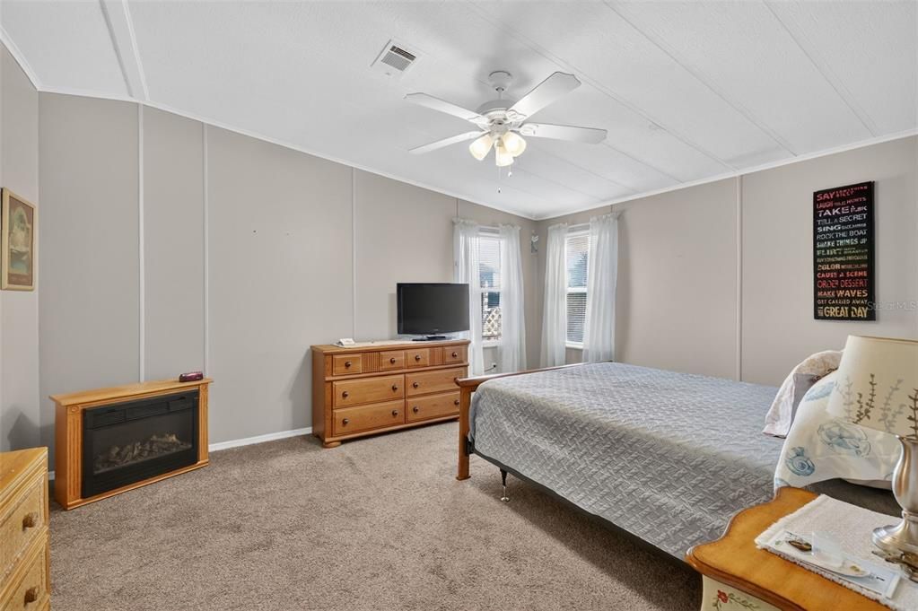 En Venta: $169,900 (2 camas, 2 baños, 1144 Pies cuadrados)